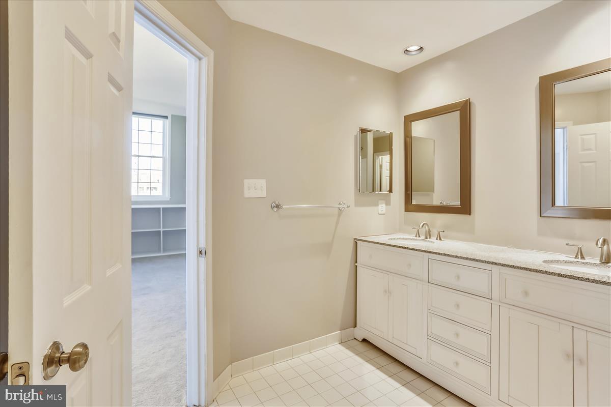 KINGSTOWNE - Residential Lease