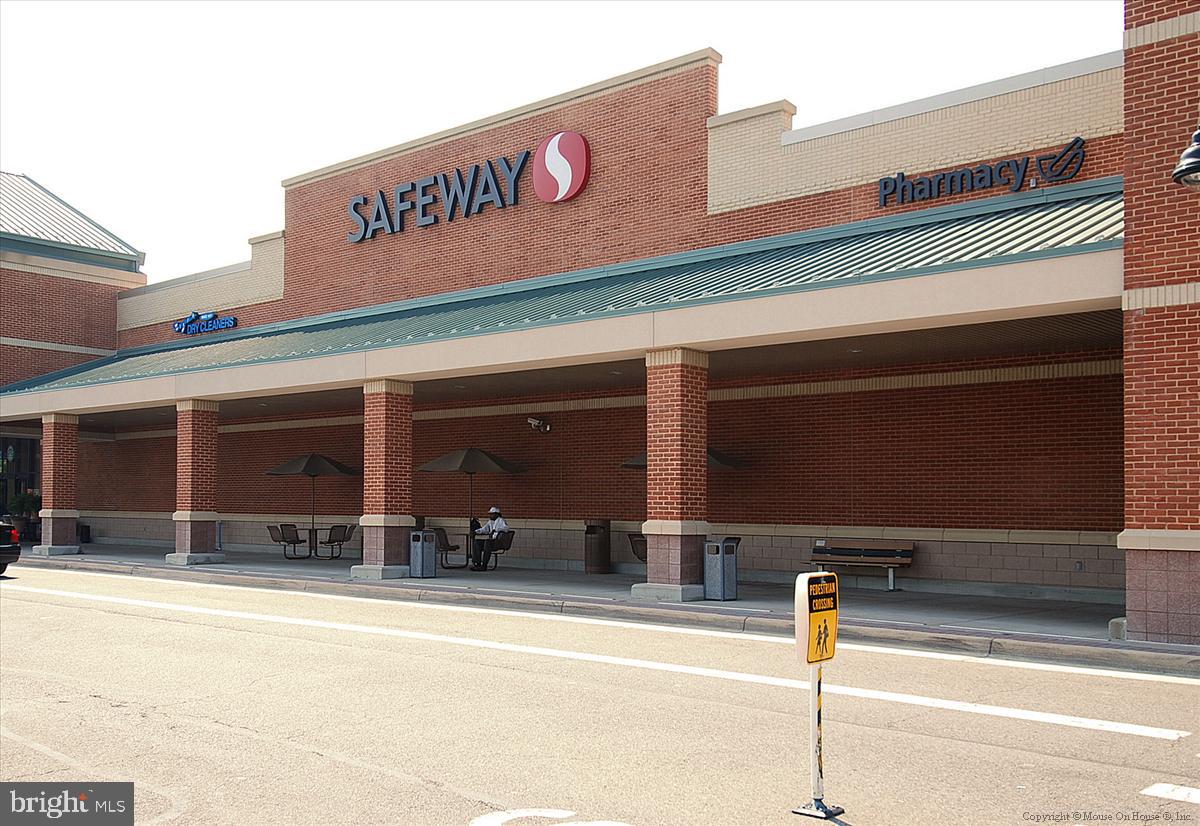 KINGSTOWNE - Residential Lease