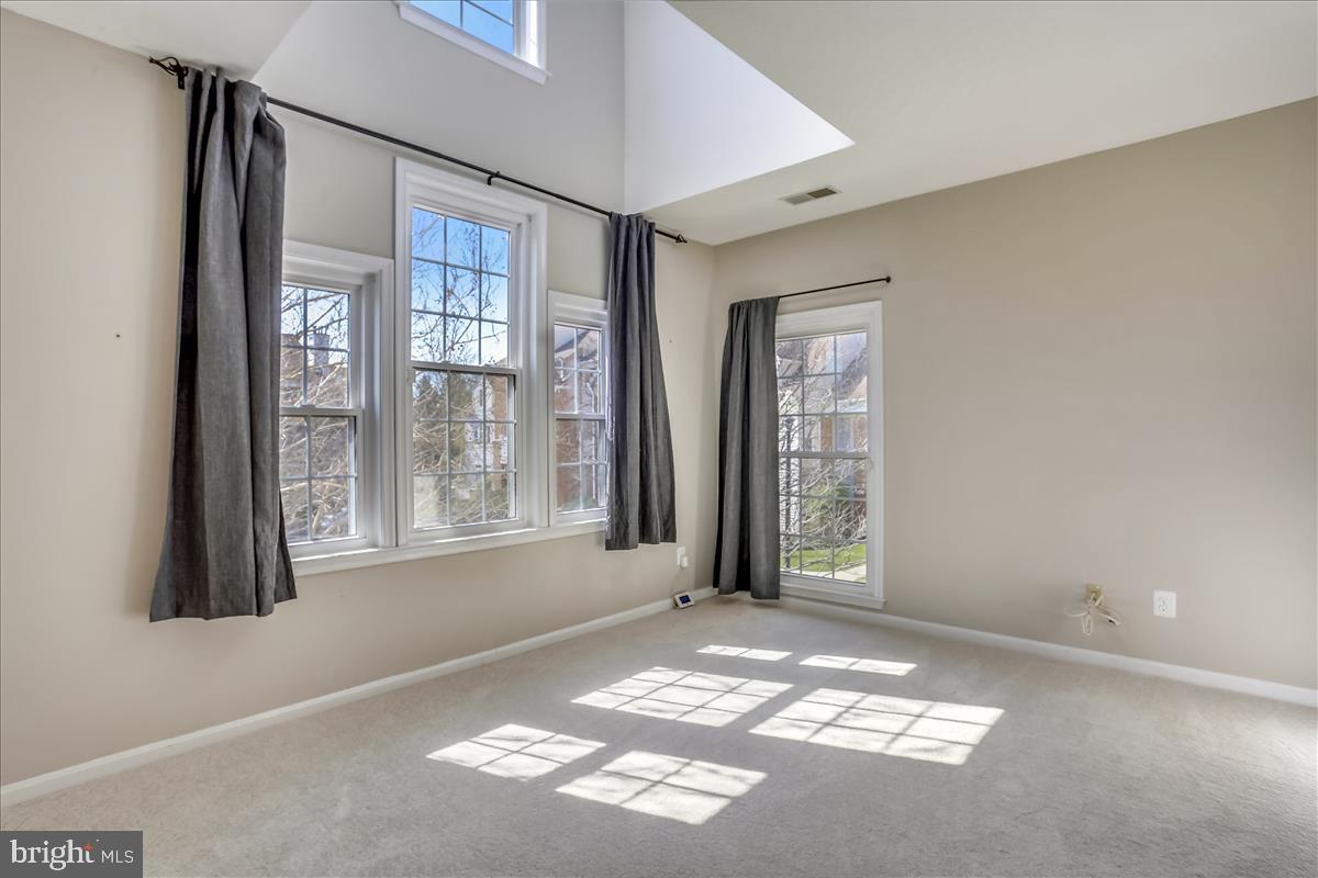 KINGSTOWNE - Residential Lease