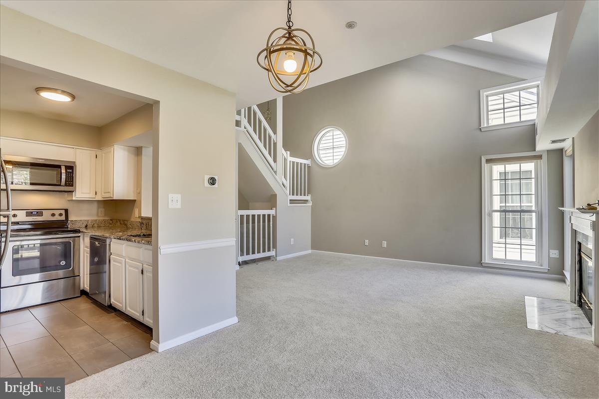 KINGSTOWNE - Residential Lease