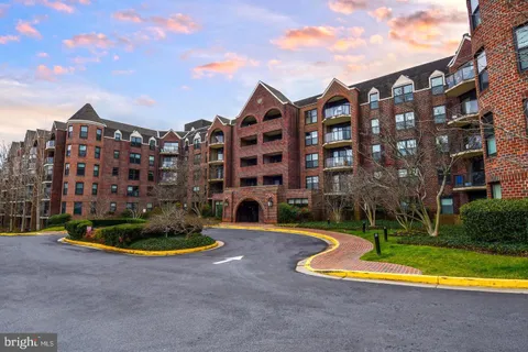 2100 Langston Boulevard Unit 428, Arlington, VA MLS: VAAR2052288