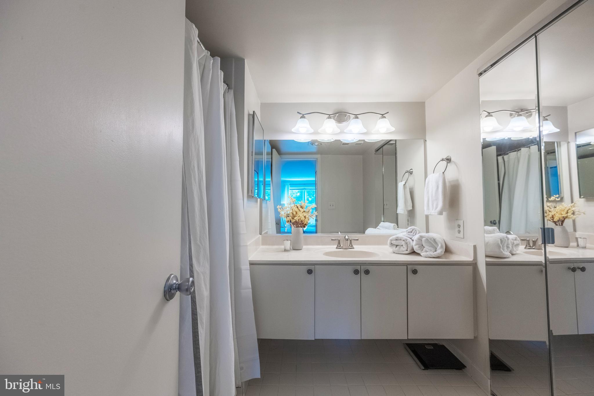 ASTORIA CONDOMINIUM - Residential