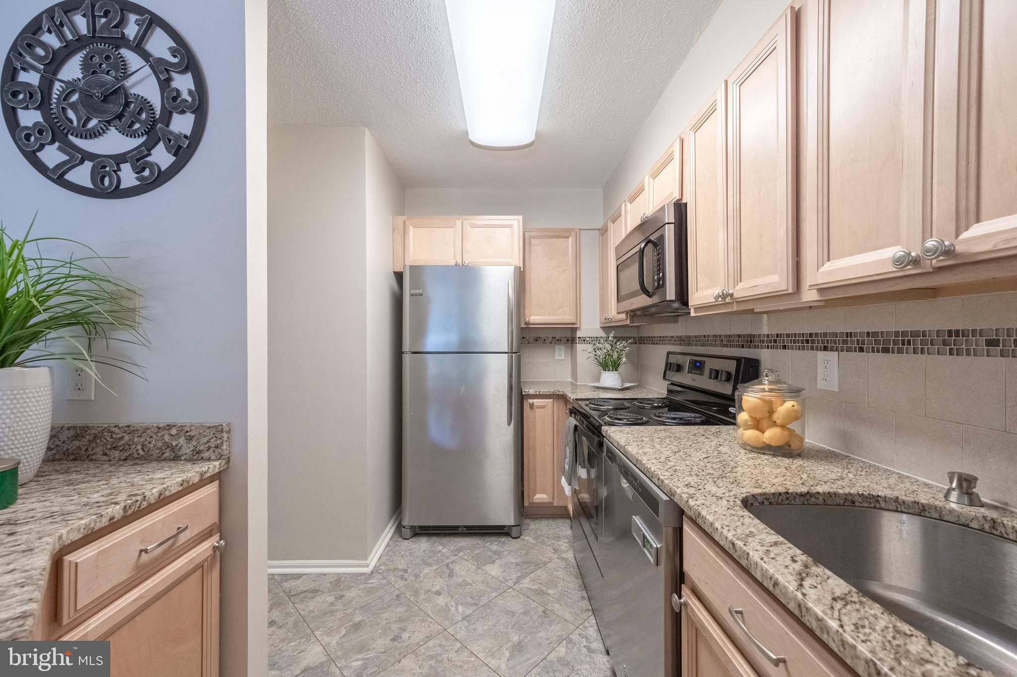 ASTORIA CONDOMINIUM - Residential