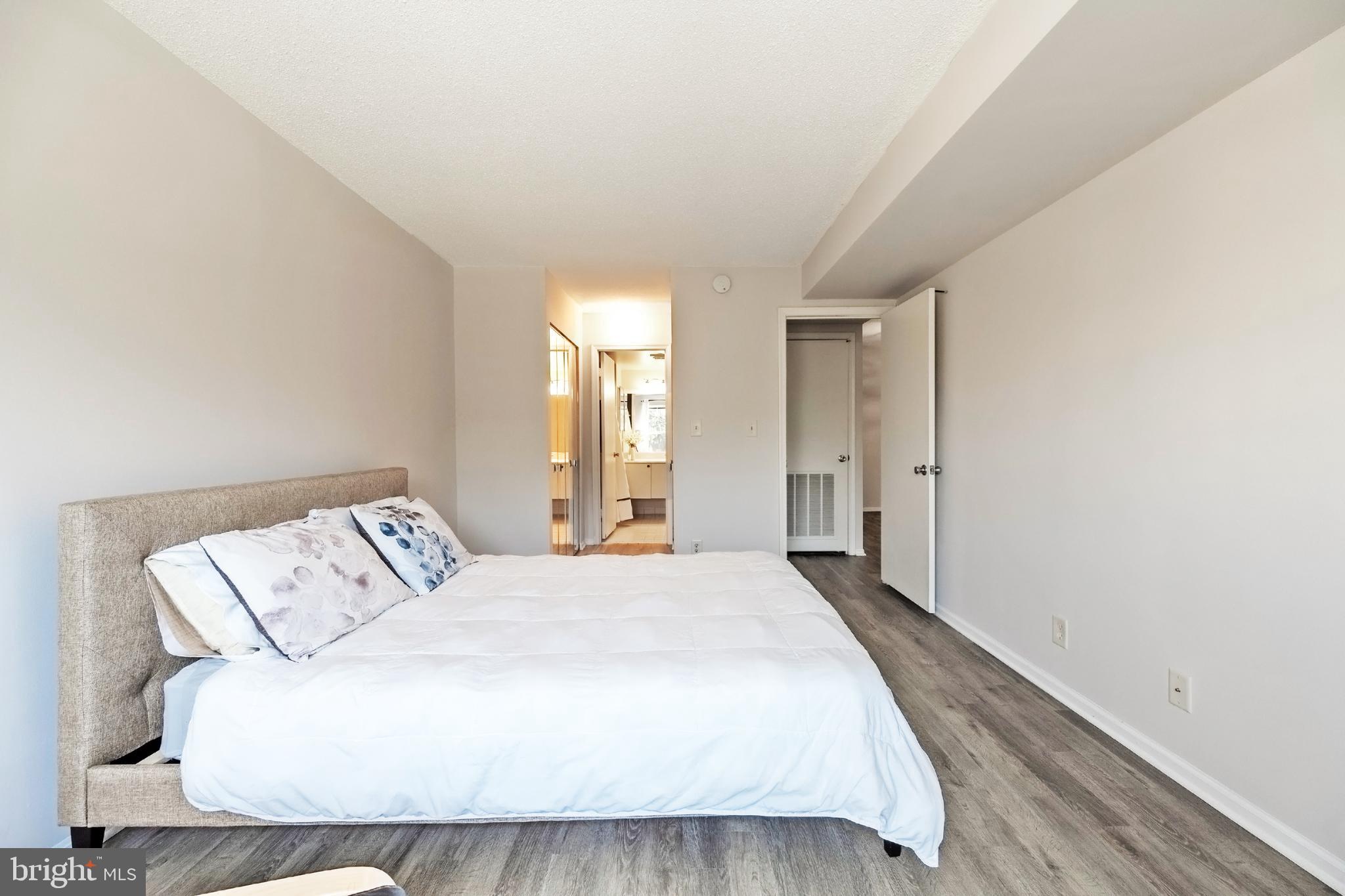 ASTORIA CONDOMINIUM - Residential