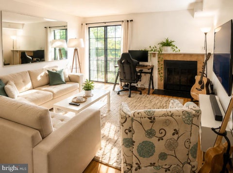 Condo For Rent - 6955 Mary Caroline Circle #C<br/> Fairfax County, ALEXANDRIA, VA 22310