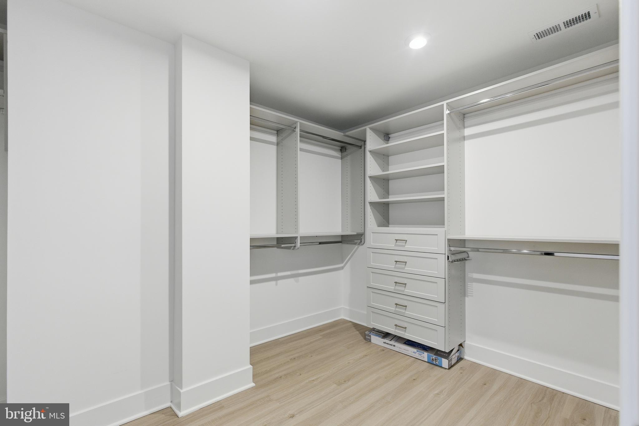 LAUREL - Residential Lease