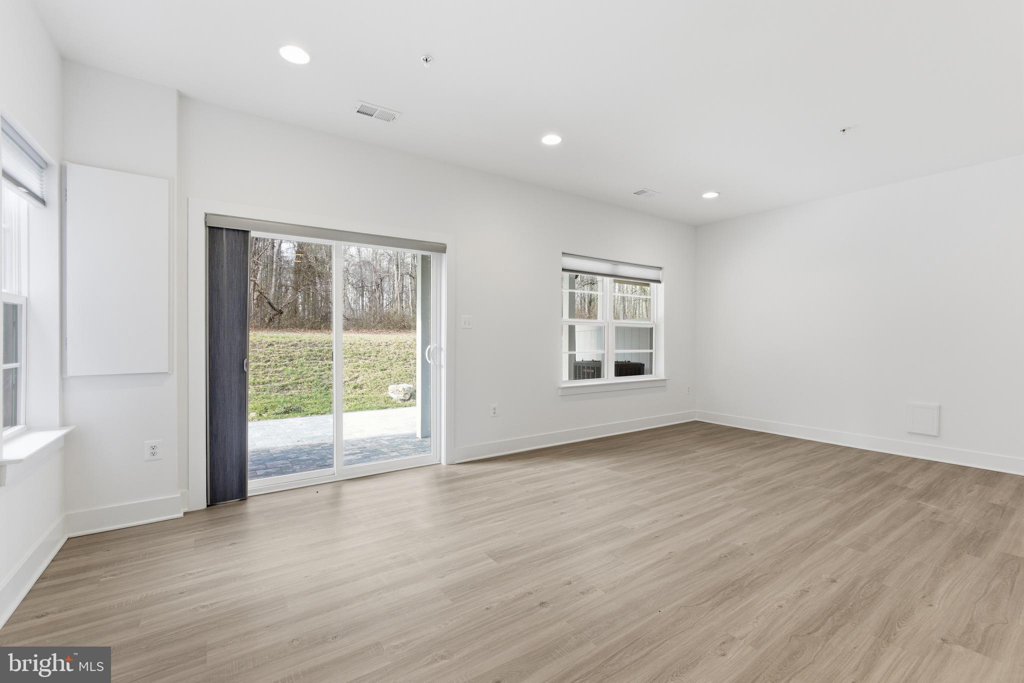 LAUREL - Residential Lease