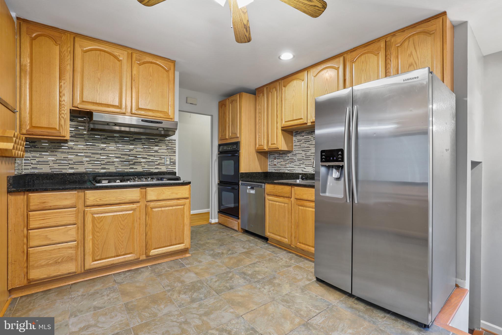 MONTROSE - Residential