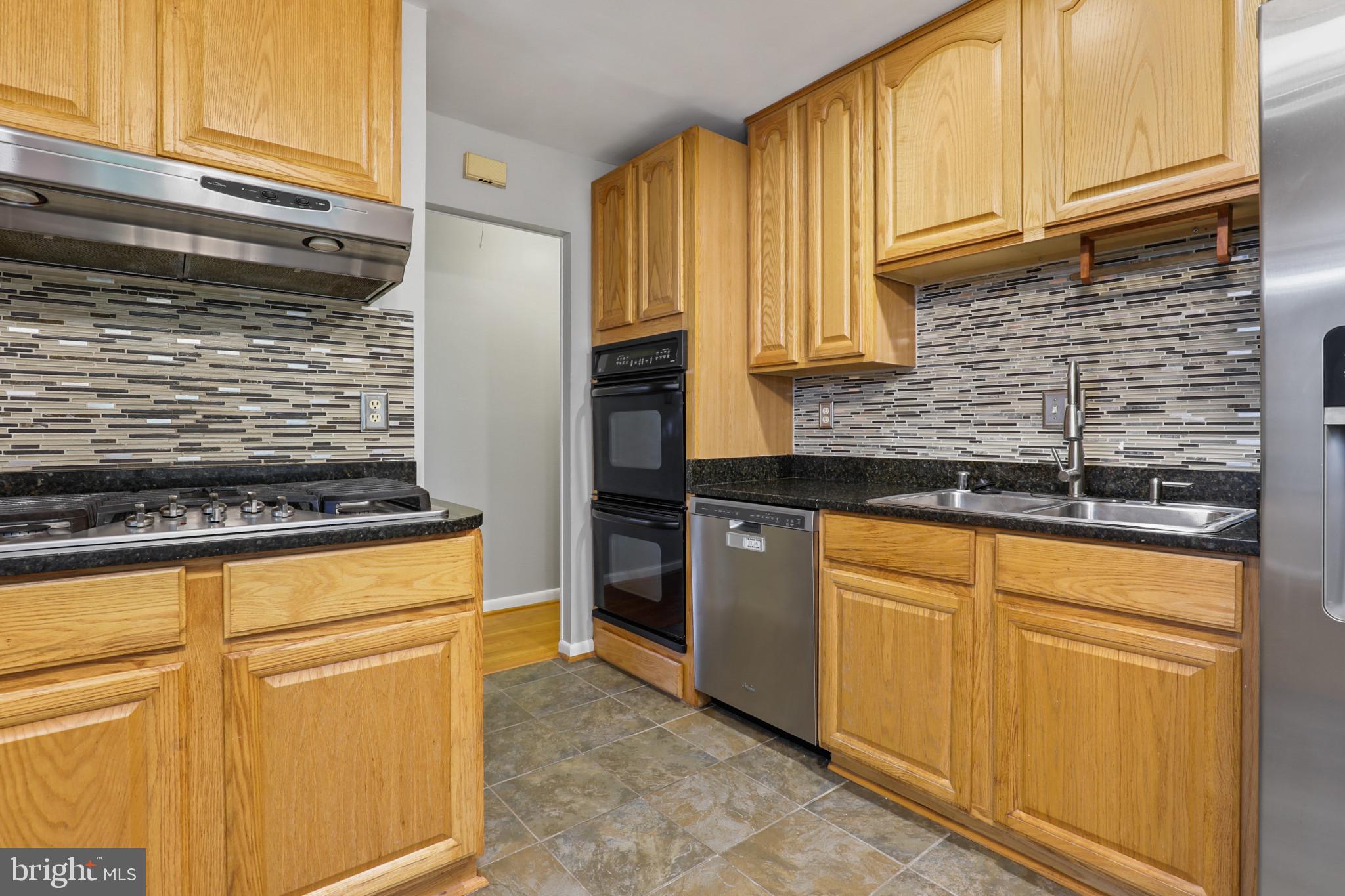 MONTROSE - Residential