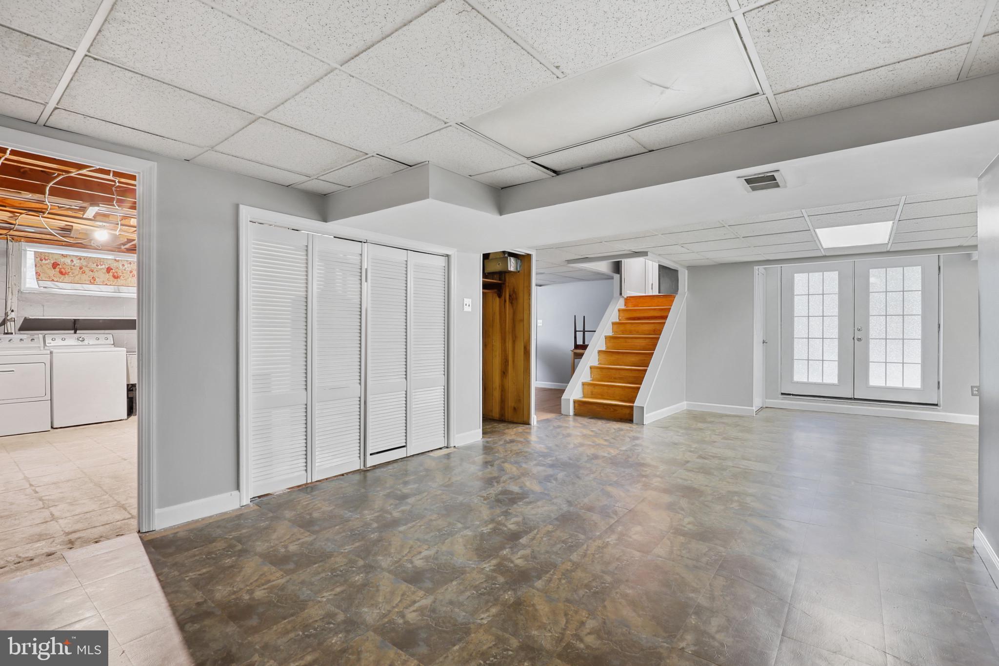 MONTROSE - Residential