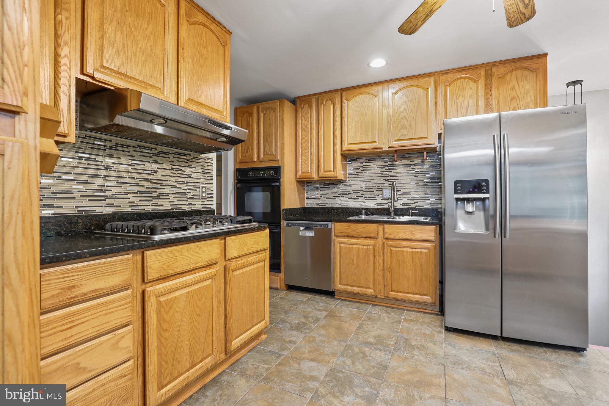 MONTROSE - Residential