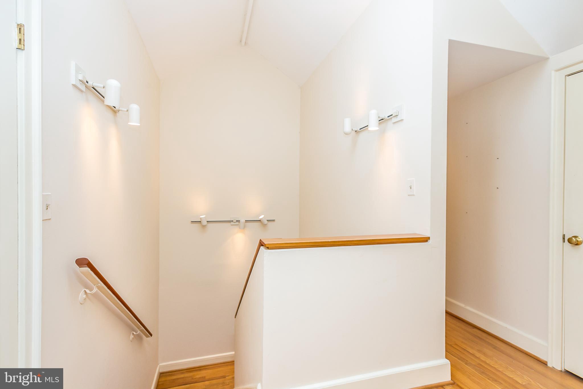 CROSS KEYS - Residential