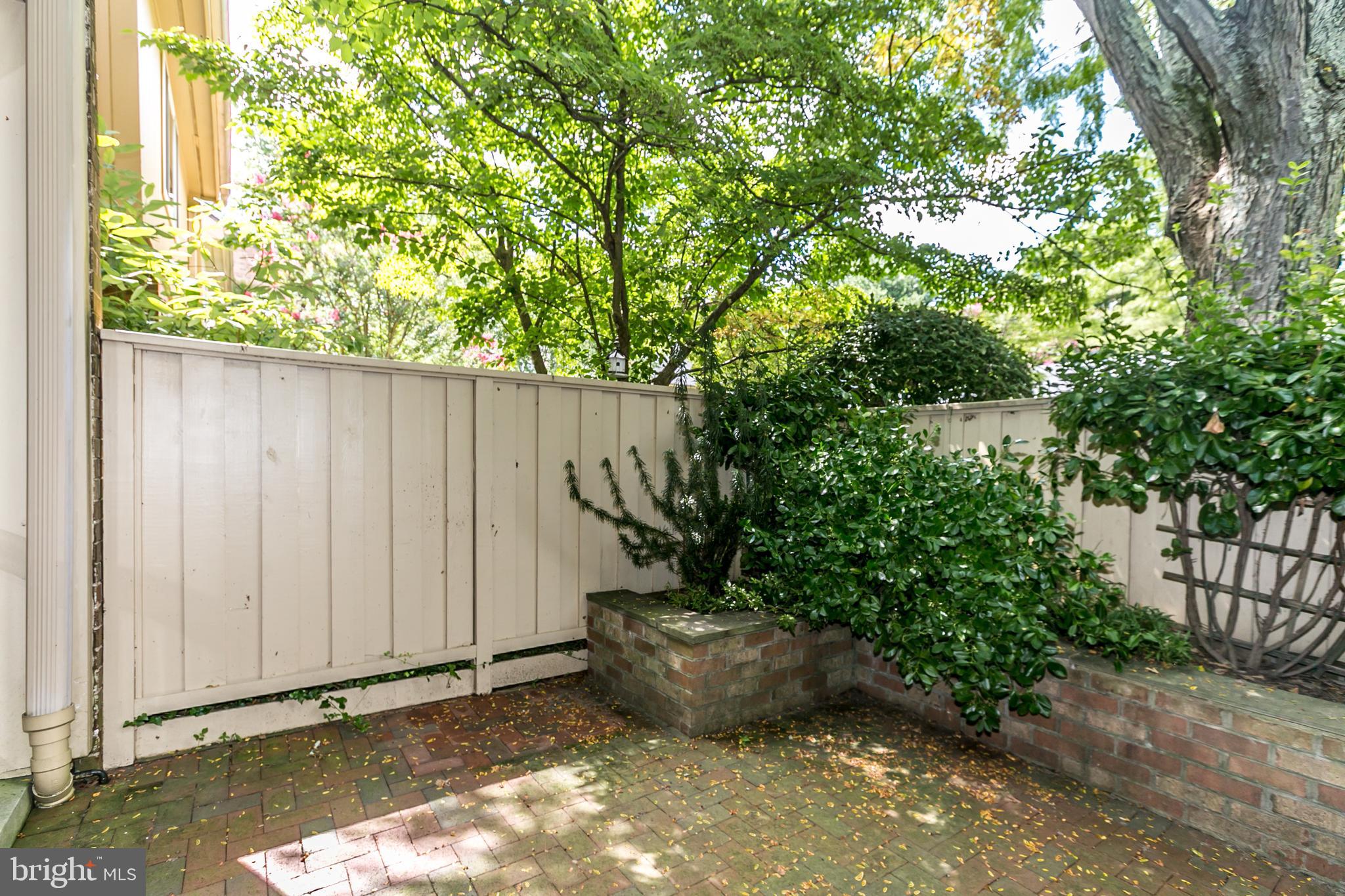 CROSS KEYS - Residential