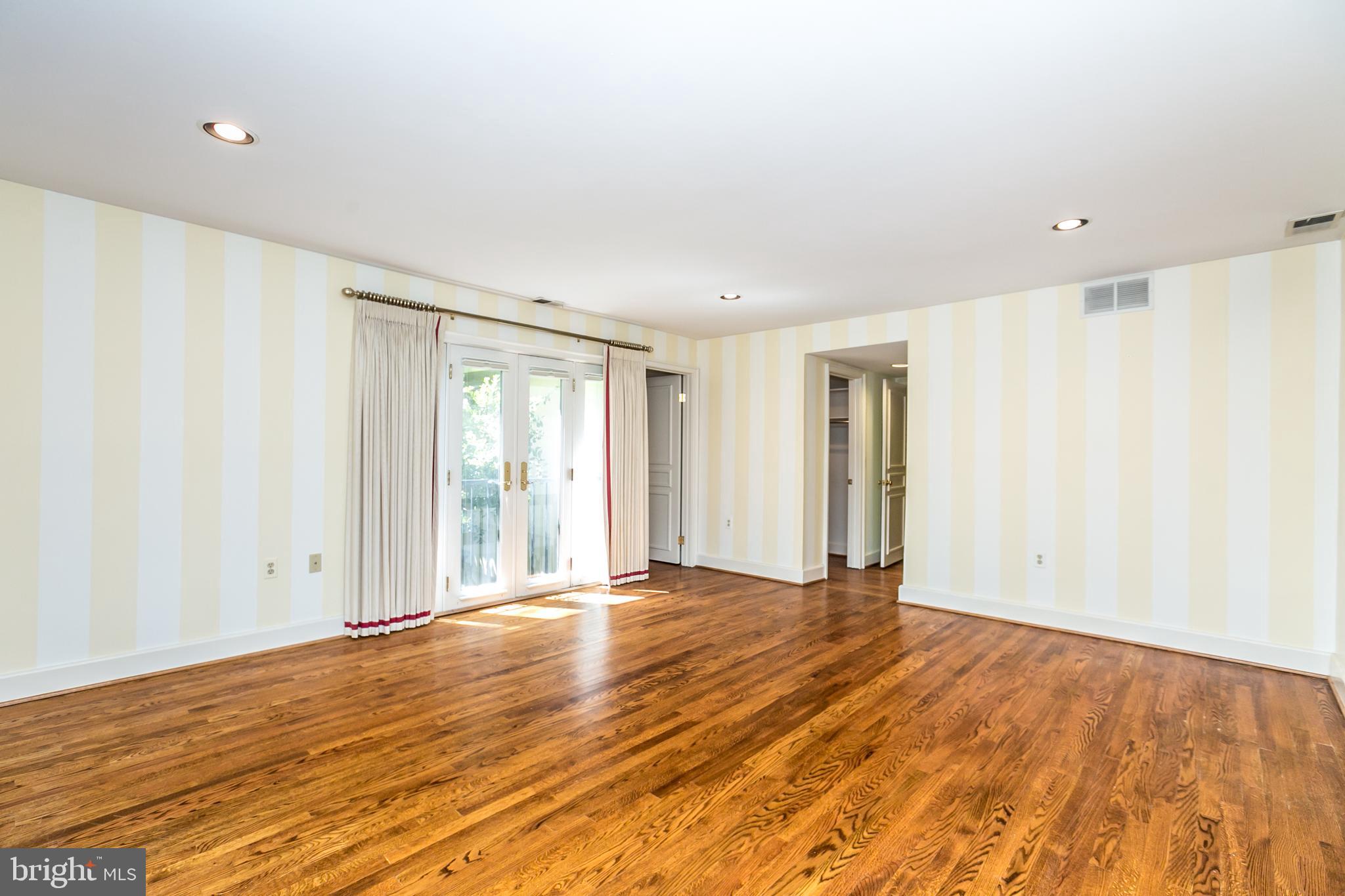 CROSS KEYS - Residential