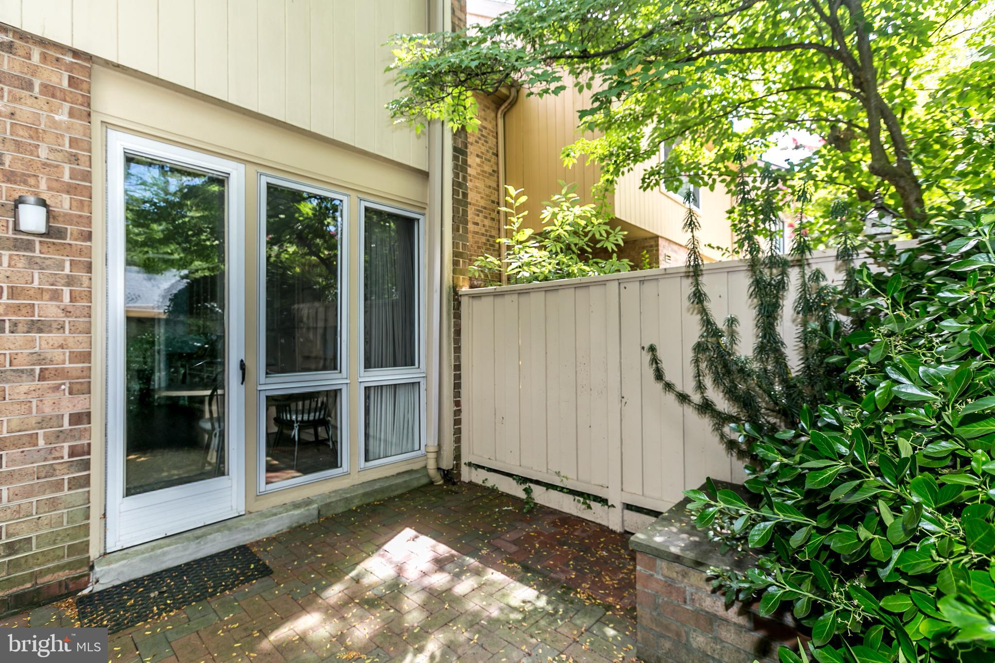 CROSS KEYS - Residential