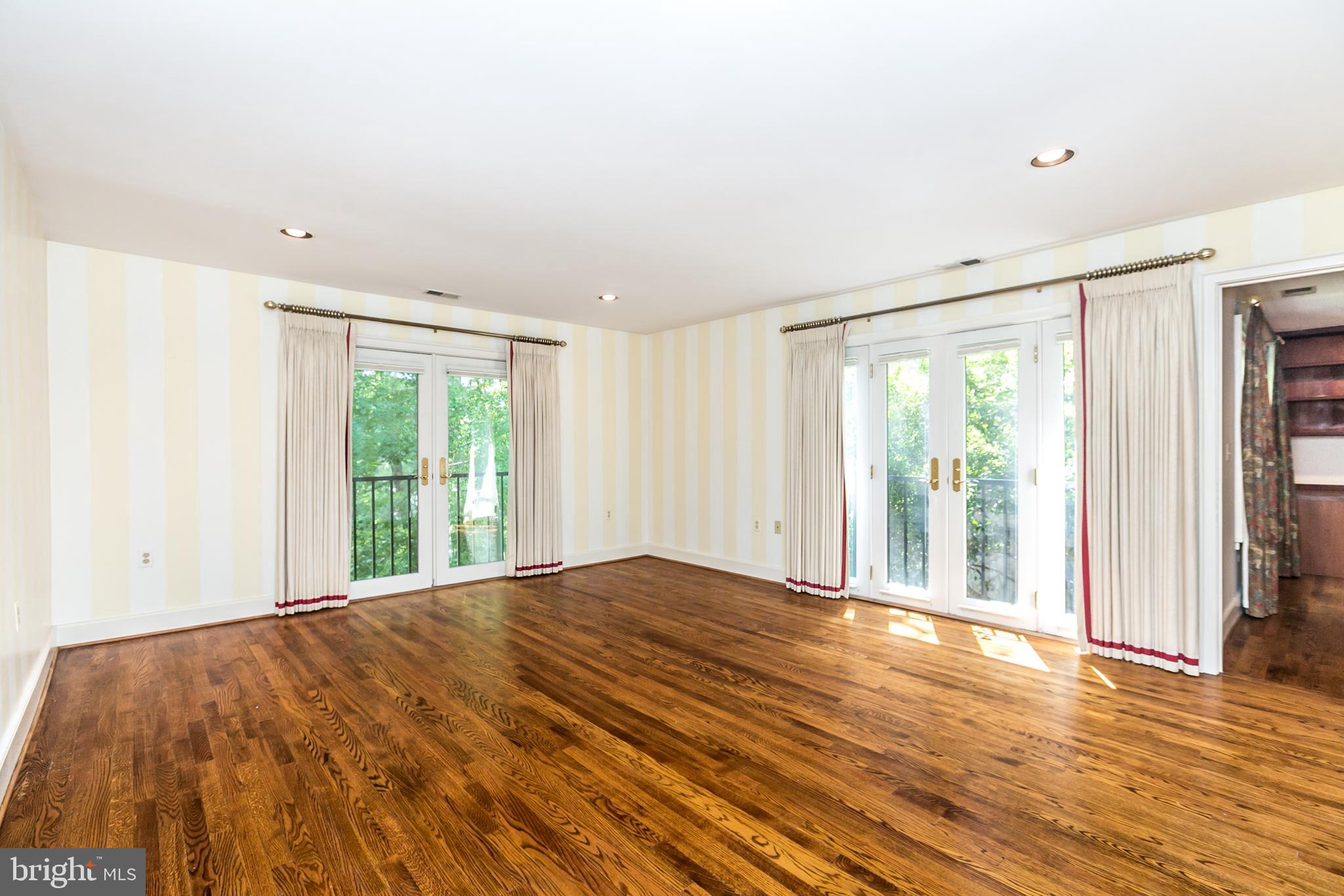 CROSS KEYS - Residential