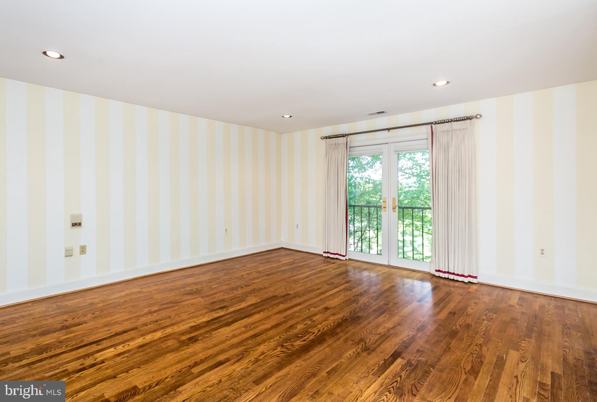 CROSS KEYS - Residential