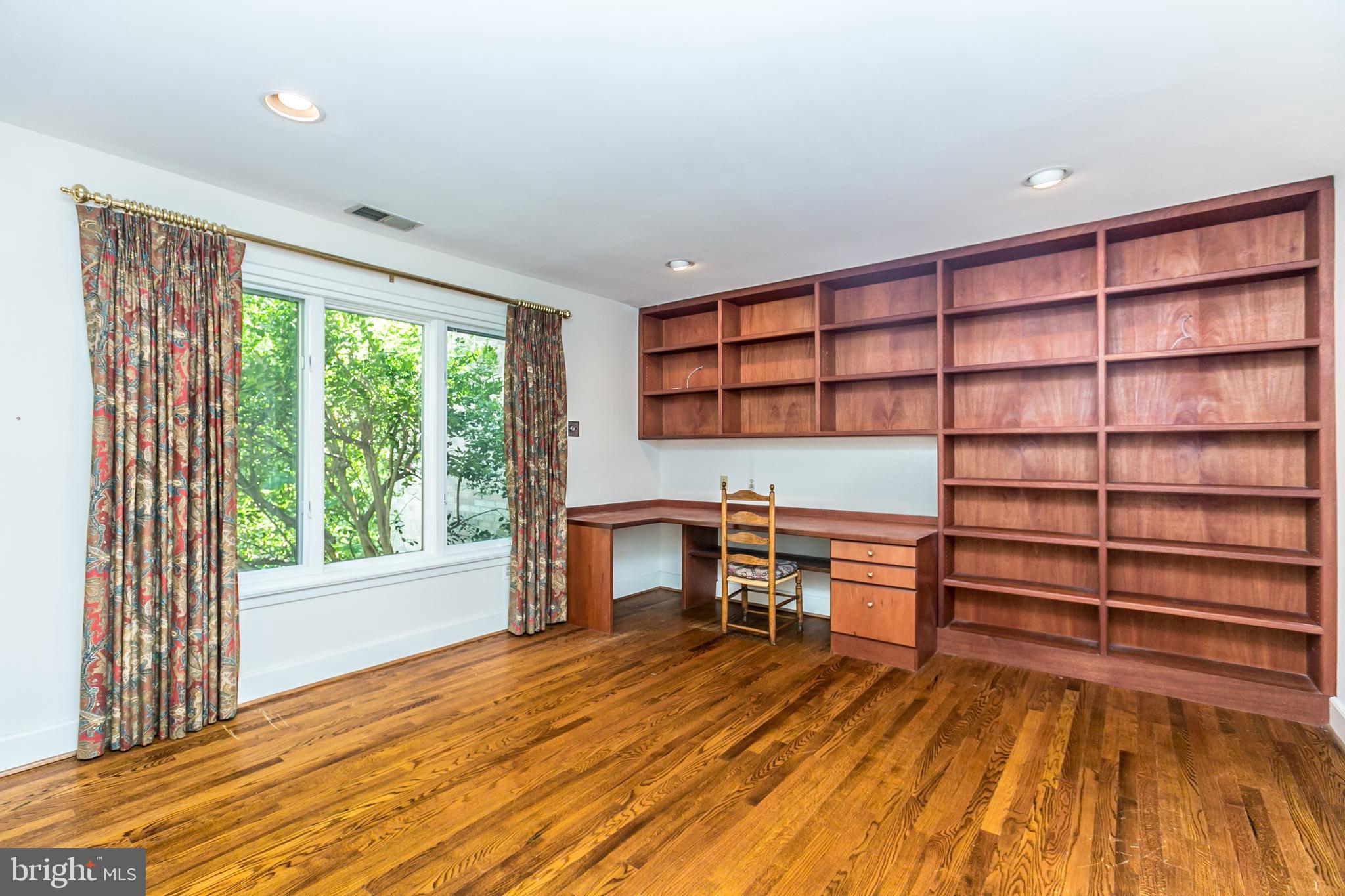 CROSS KEYS - Residential