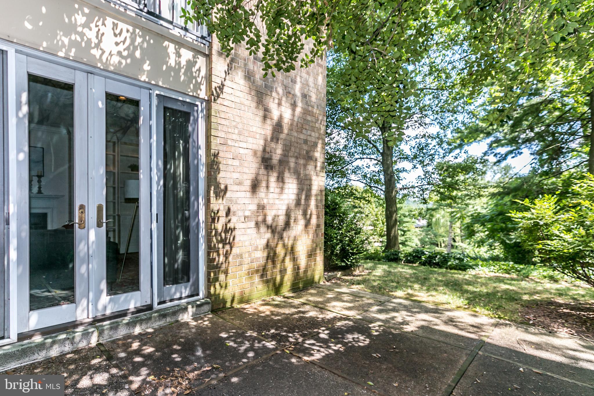 CROSS KEYS - Residential