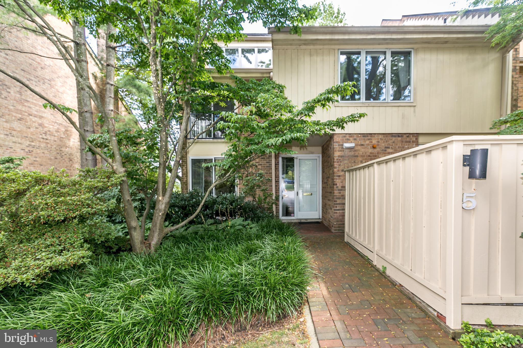 CROSS KEYS - Residential