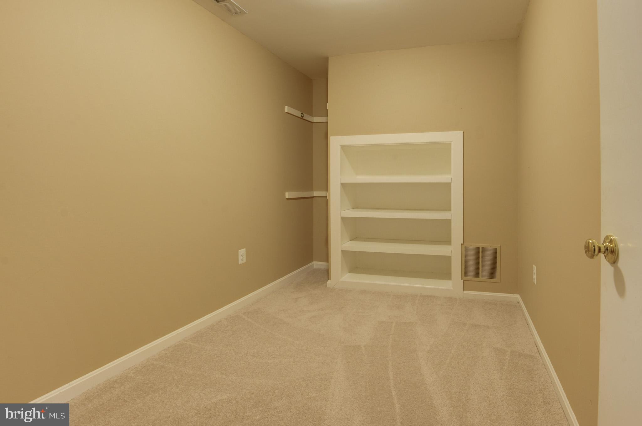 KINGS PARK WEST - Residential