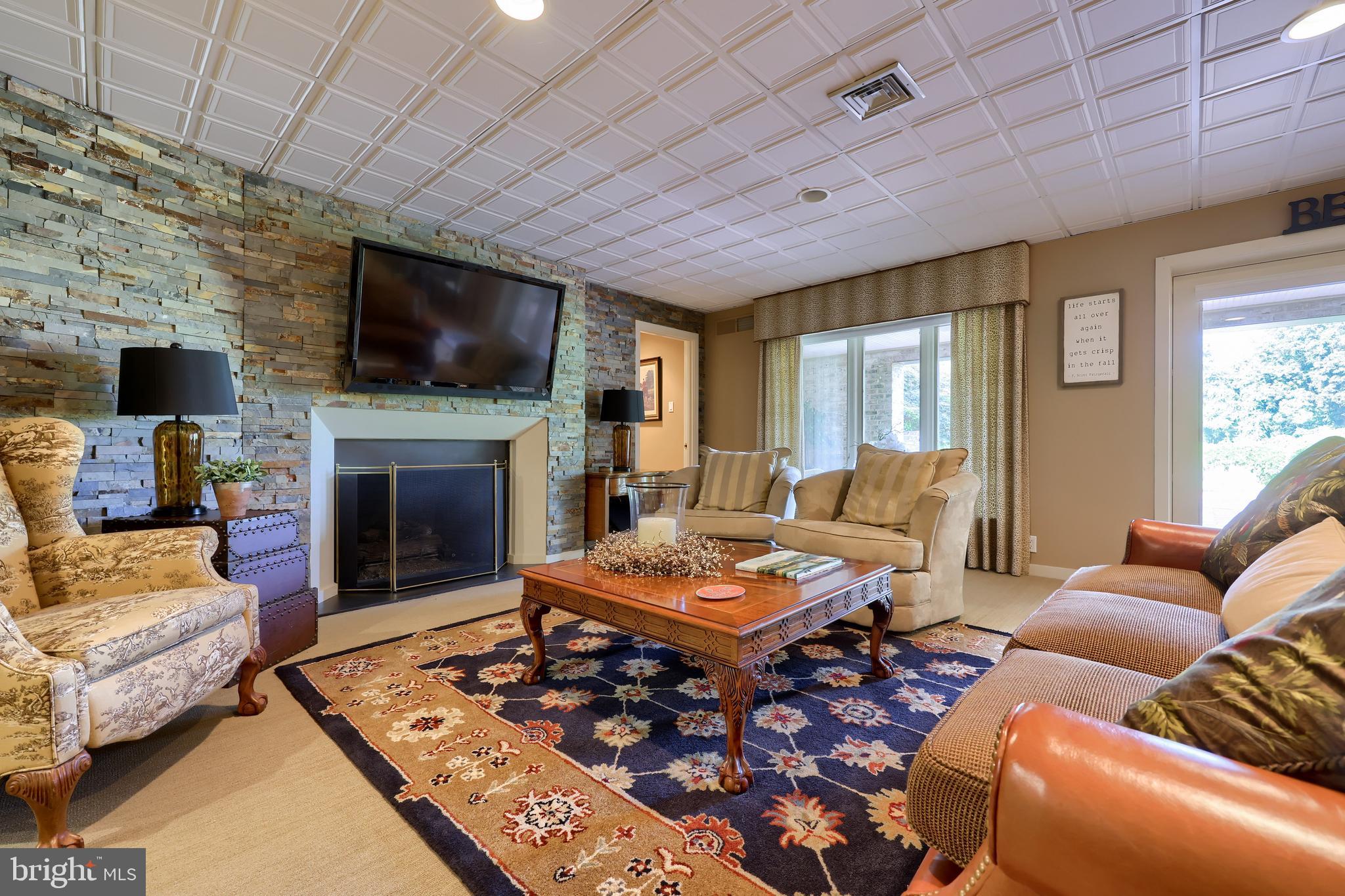 HIDDEN HILL FARM LANE - Residential