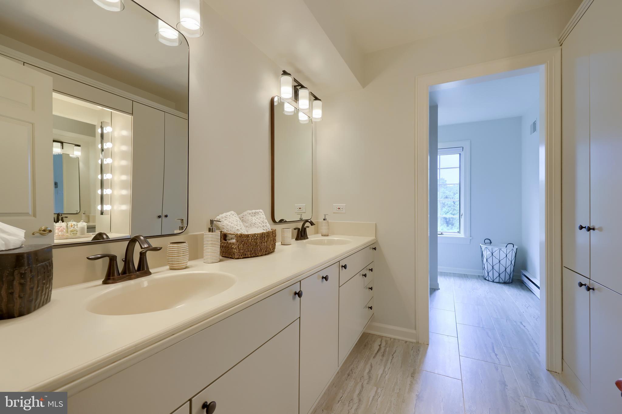 HIDDEN HILL FARM LANE - Residential