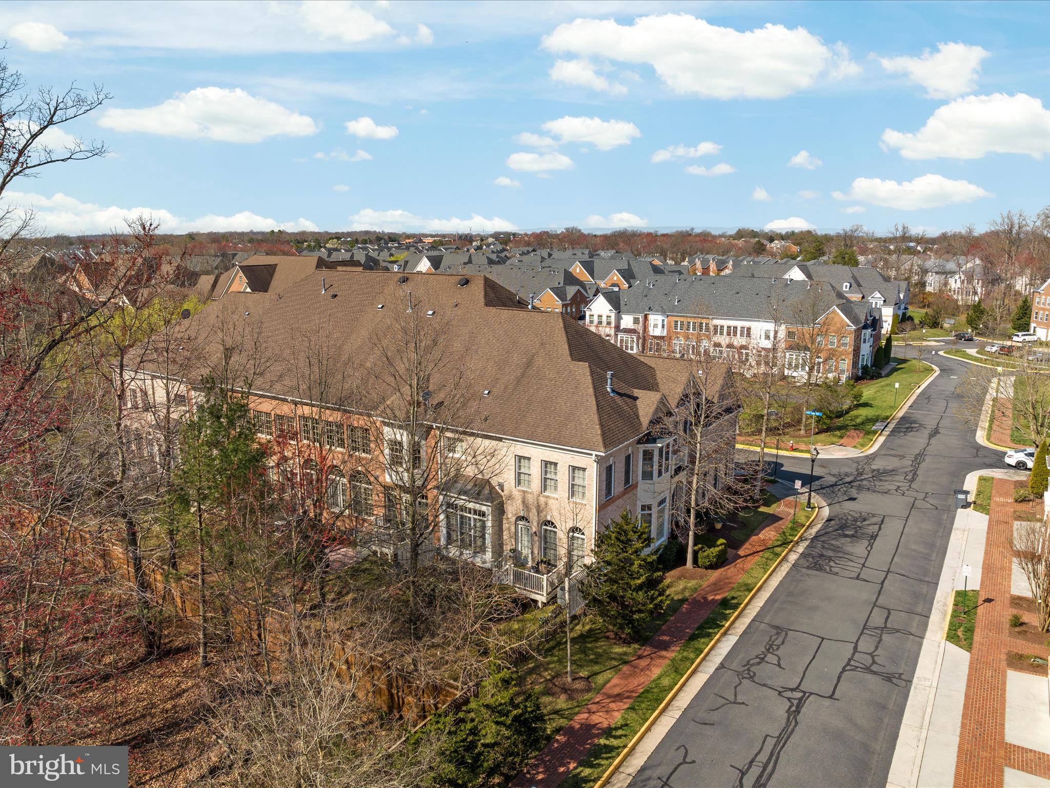 KENSINGTON SQUARE - Residential