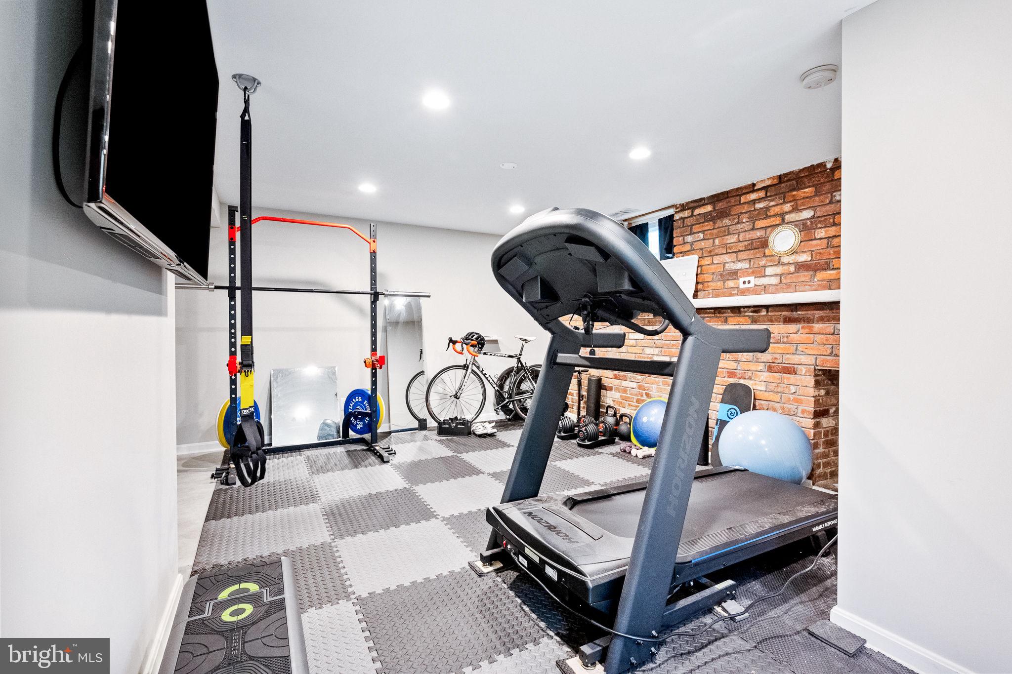 GRANBY WOODS - Residential