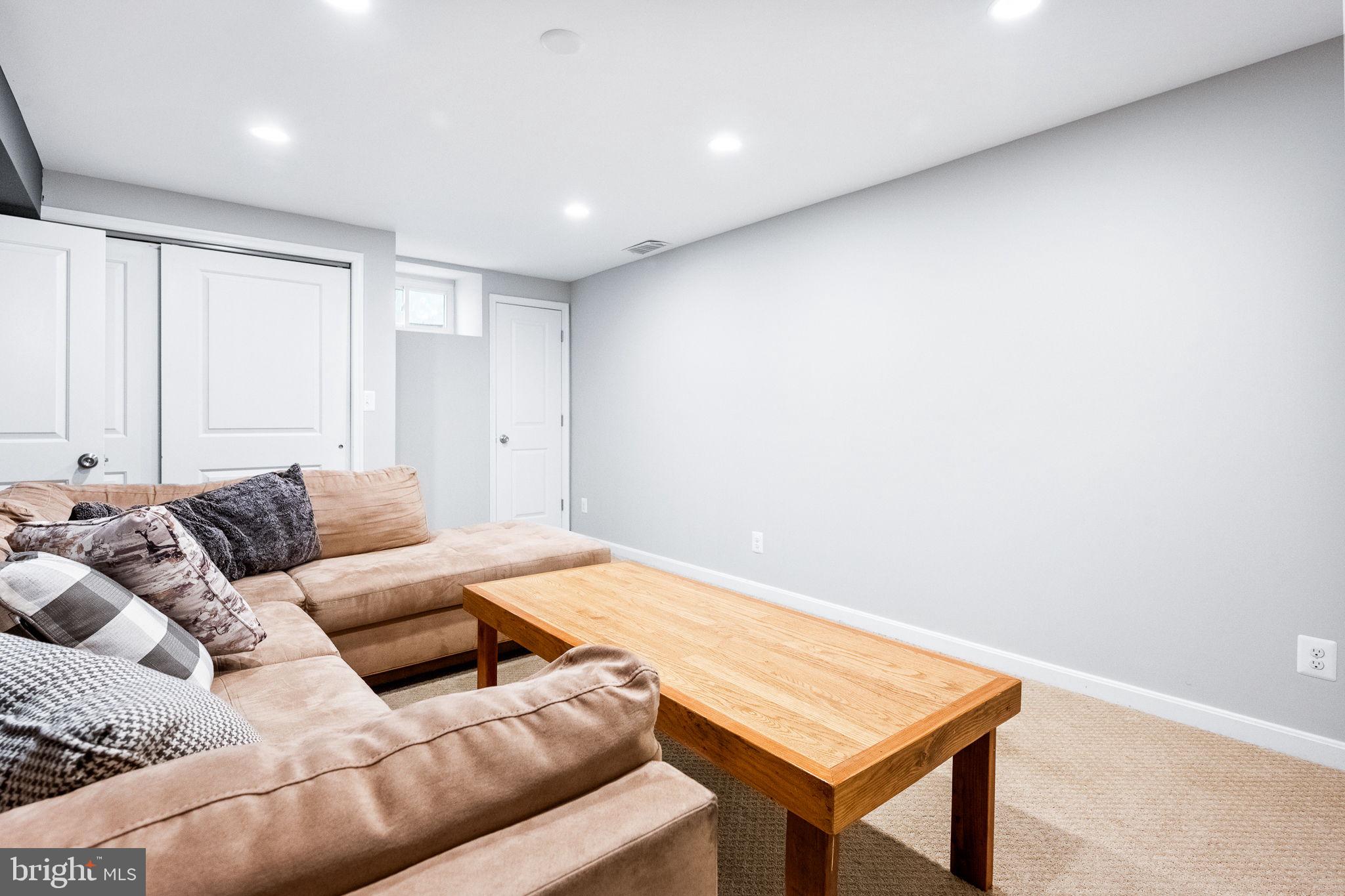 GRANBY WOODS - Residential