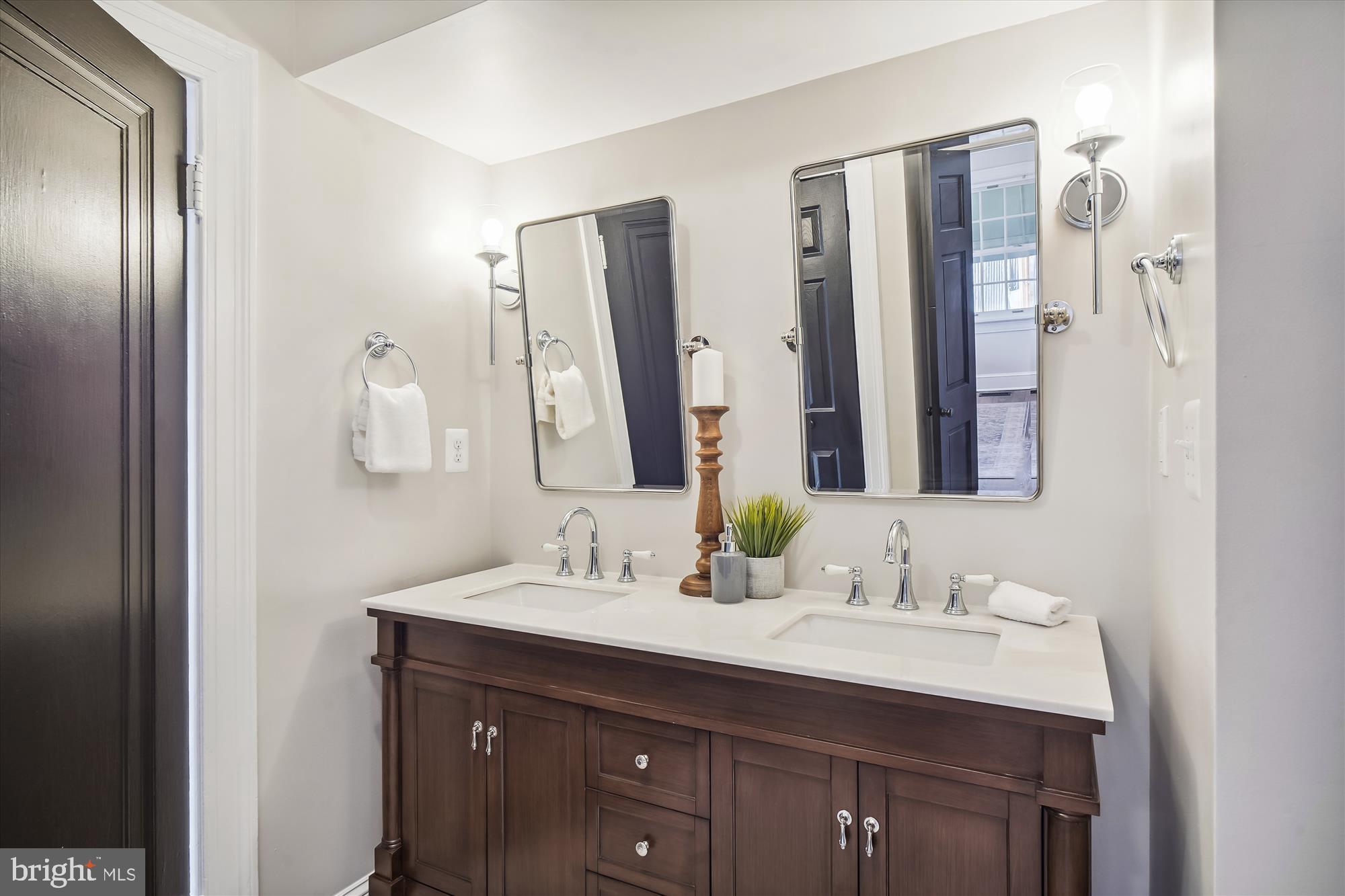 NORTH WOODSIDE - Residential