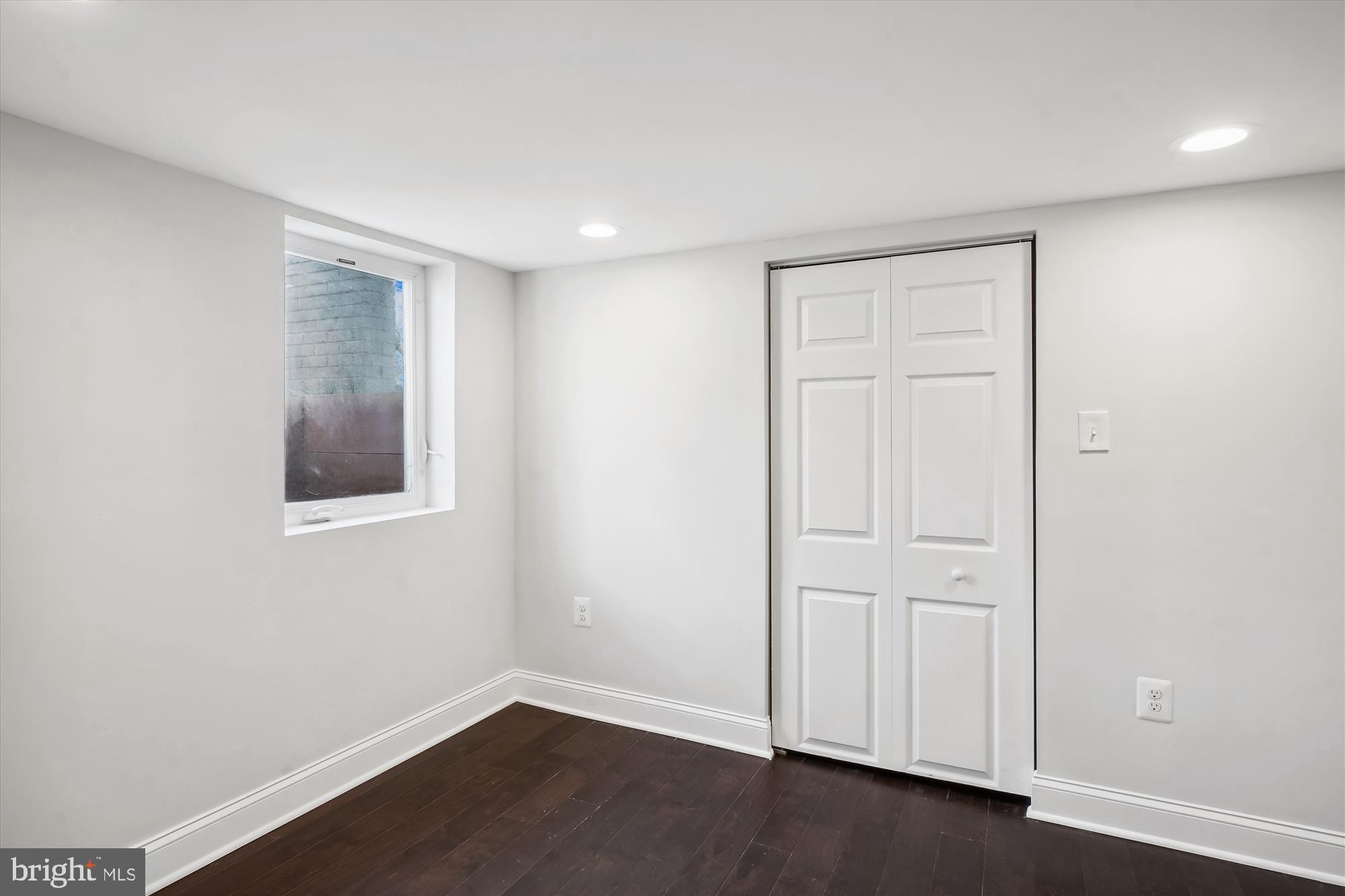 NORTH WOODSIDE - Residential