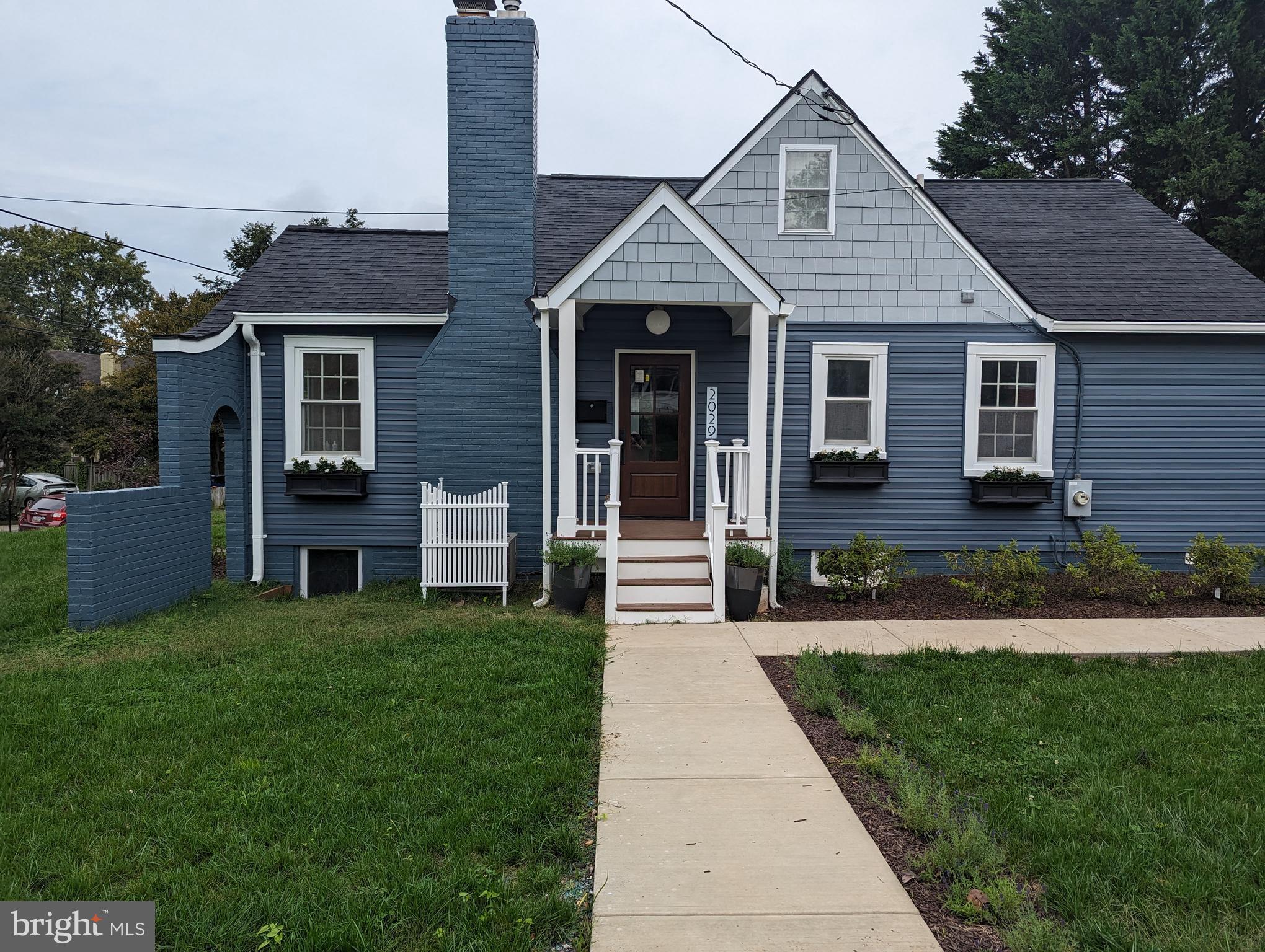 NORTH WOODSIDE - Residential