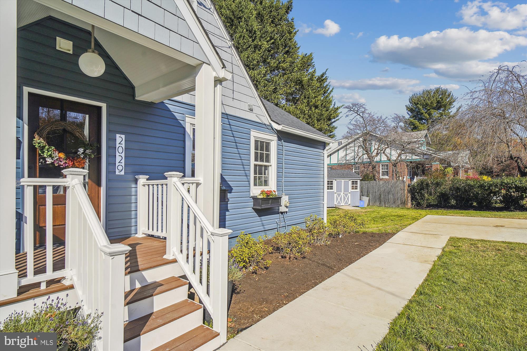 NORTH WOODSIDE - Residential