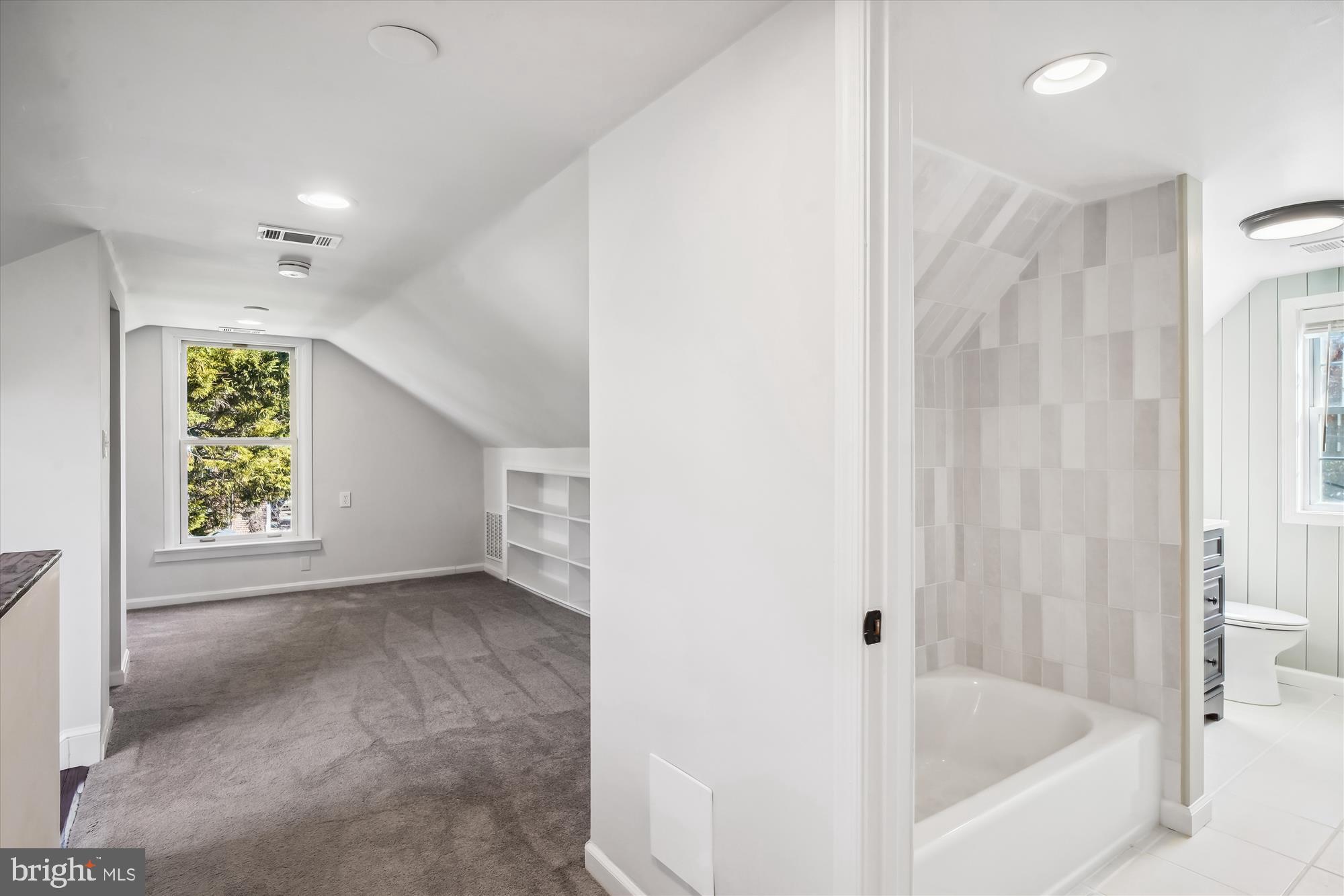 NORTH WOODSIDE - Residential