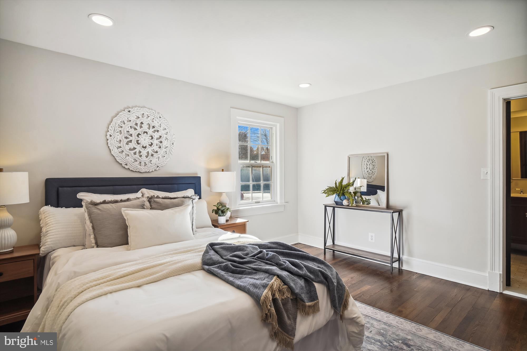 NORTH WOODSIDE - Residential