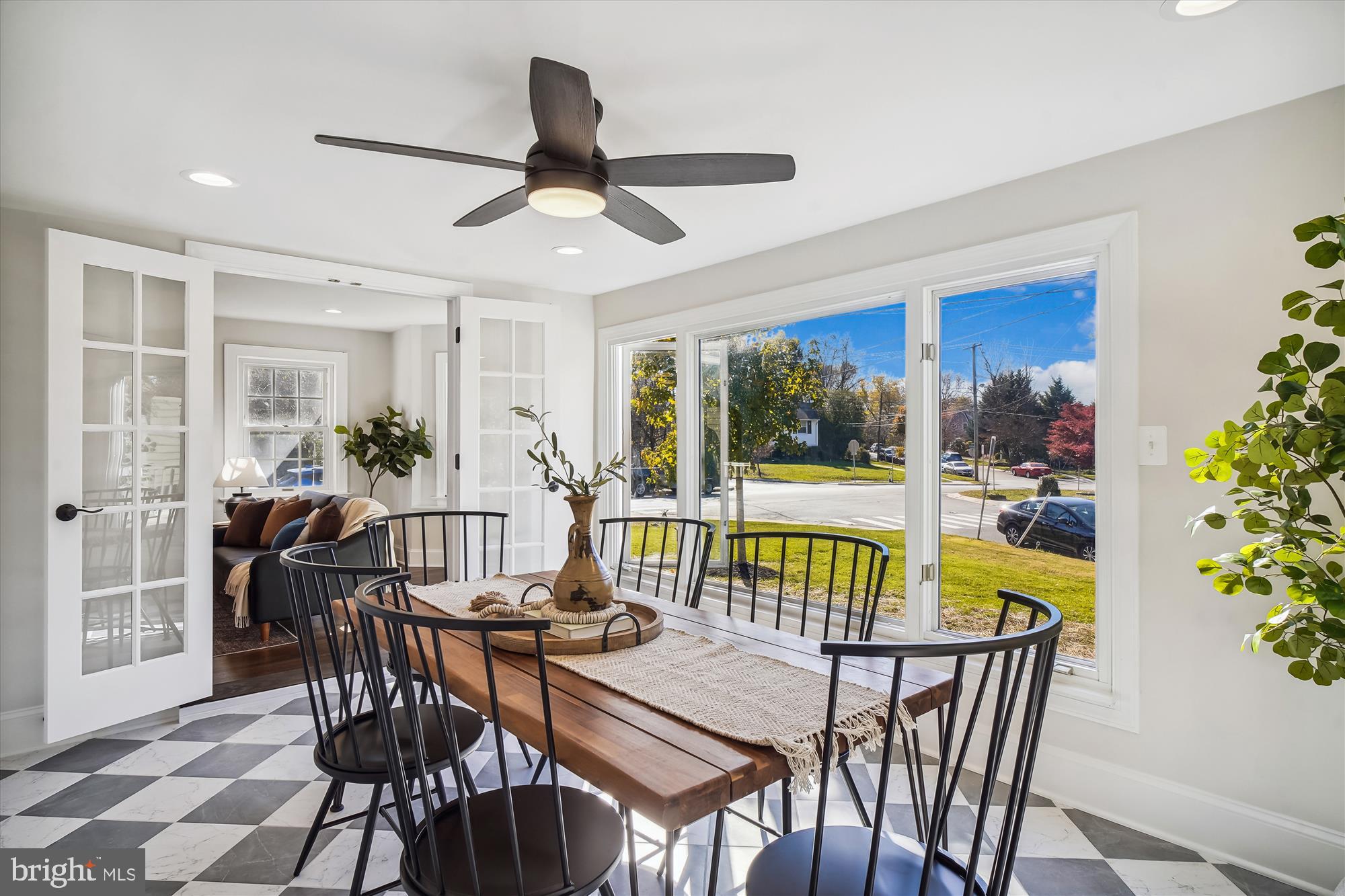 NORTH WOODSIDE - Residential