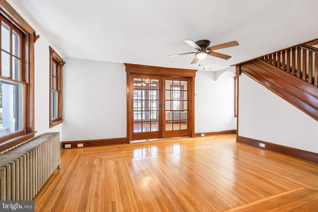 Photo of 33 S 11th Street, Akron, PA 17501 (MLS # PALA2058344)