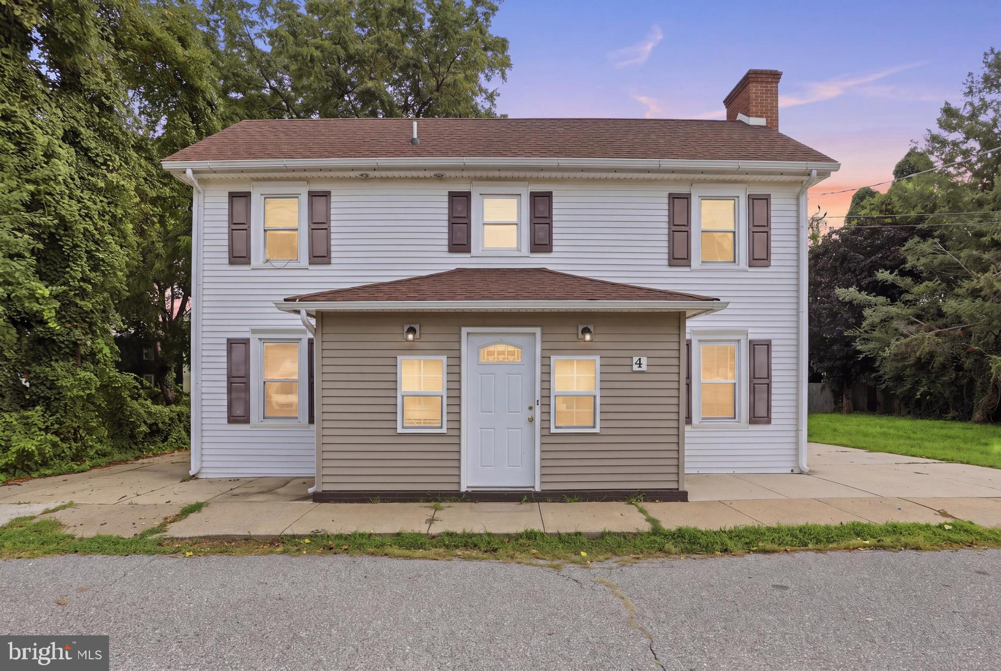 4 THORN STREET