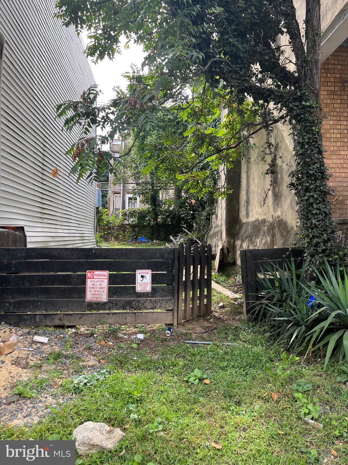 GERMANTOWN (EAST) - Land