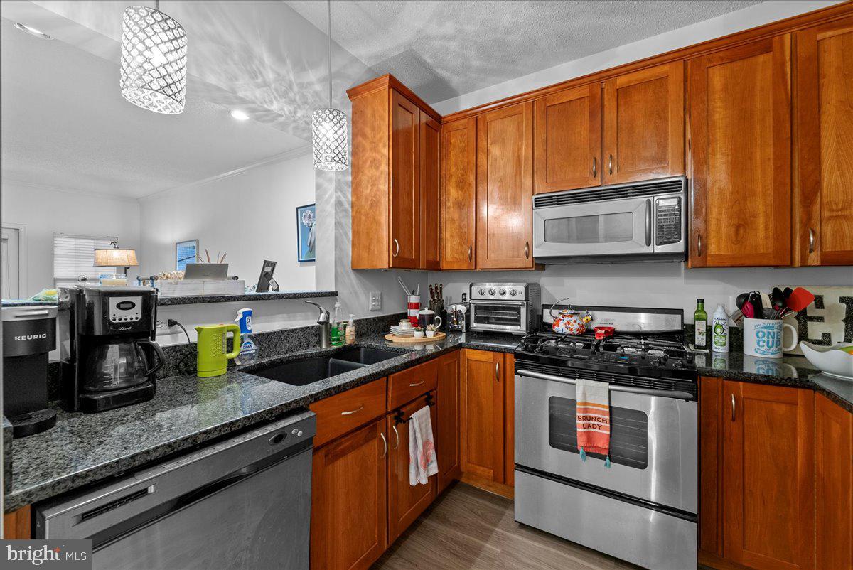 EDGEWATER AT TOWN CENTER - Residential Lease