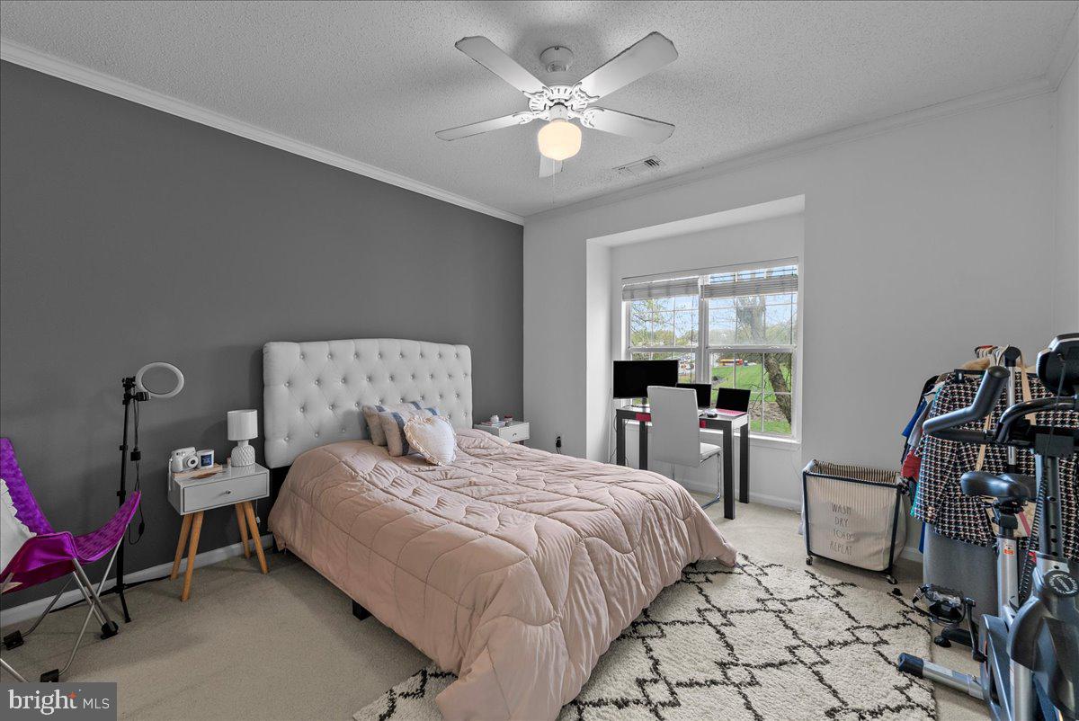 EDGEWATER AT TOWN CENTER - Residential Lease