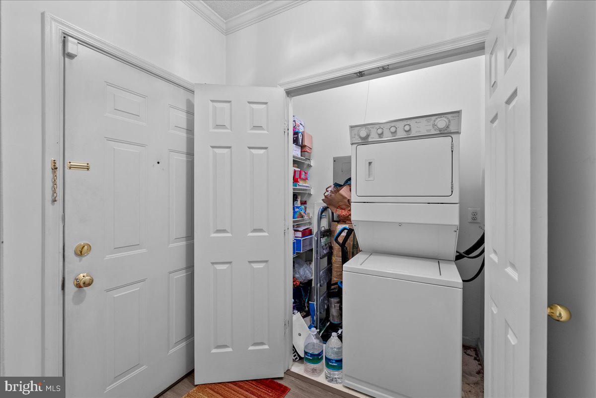 EDGEWATER AT TOWN CENTER - Residential Lease