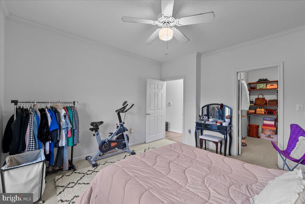 EDGEWATER AT TOWN CENTER - Residential Lease