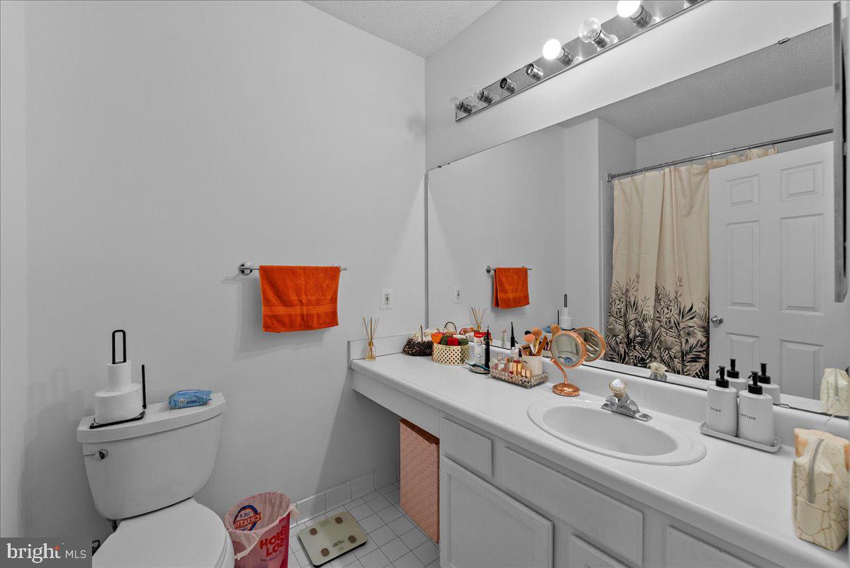 EDGEWATER AT TOWN CENTER - Residential Lease