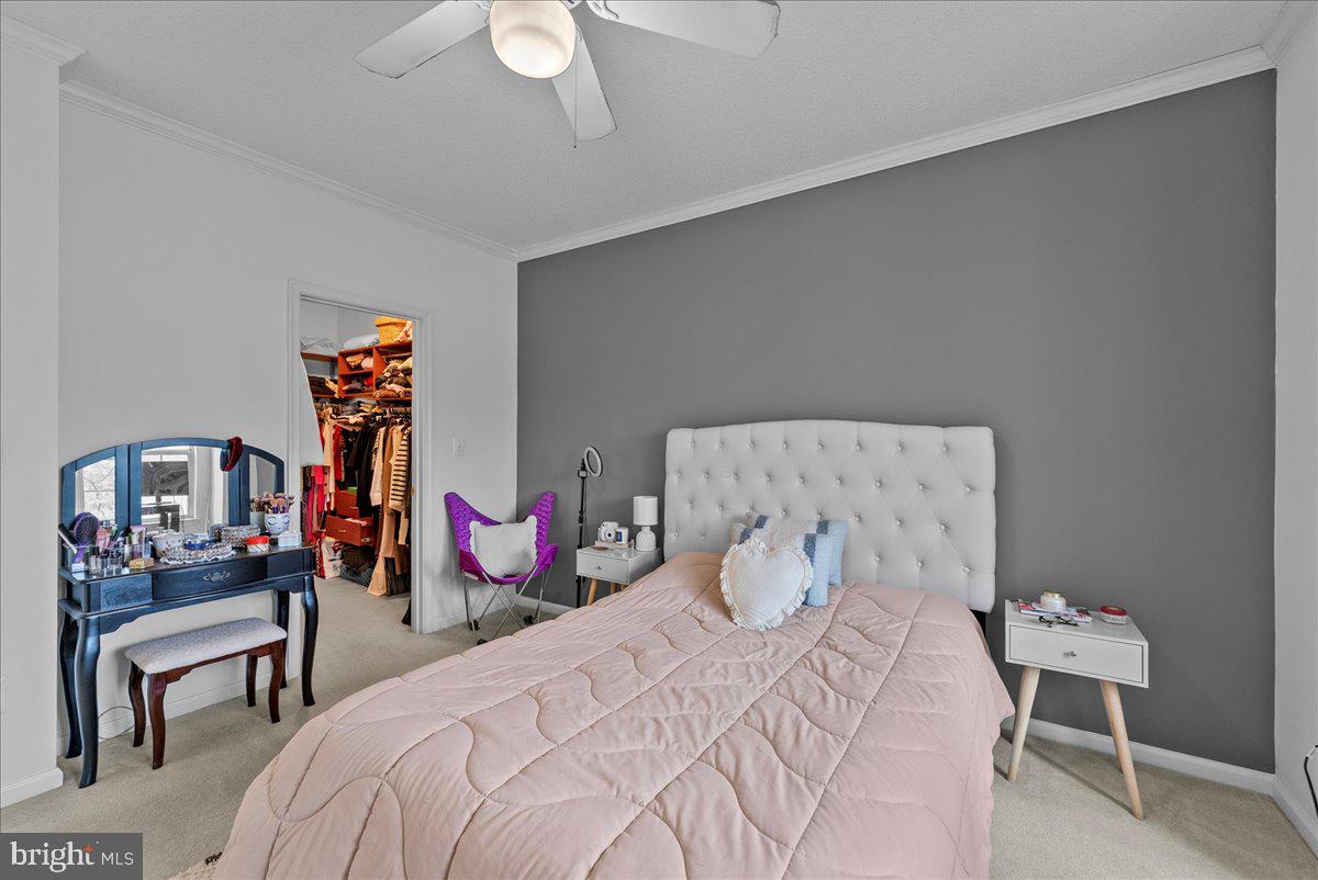 EDGEWATER AT TOWN CENTER - Residential Lease