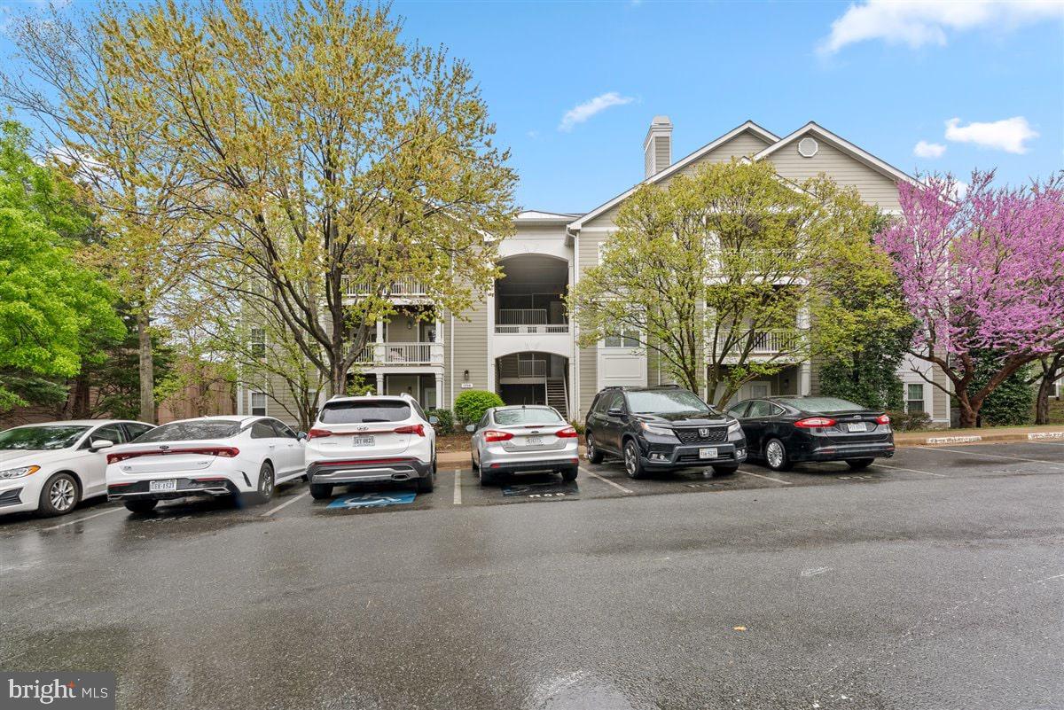 EDGEWATER AT TOWN CENTER - Residential Lease