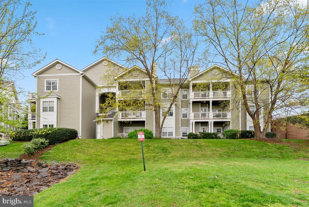 EDGEWATER AT TOWN CENTER - Residential Lease