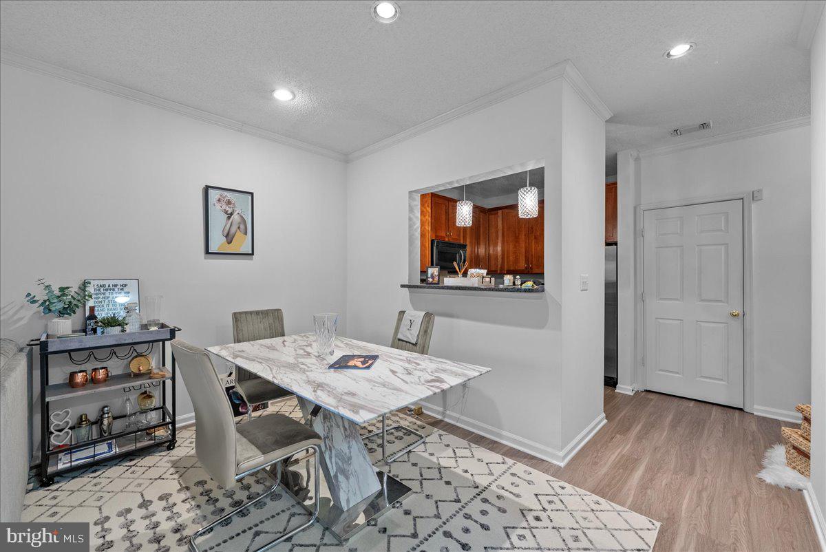 EDGEWATER AT TOWN CENTER - Residential Lease