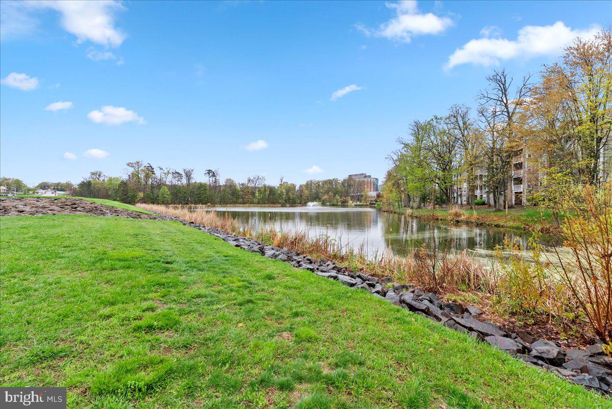 EDGEWATER AT TOWN CENTER - Residential Lease